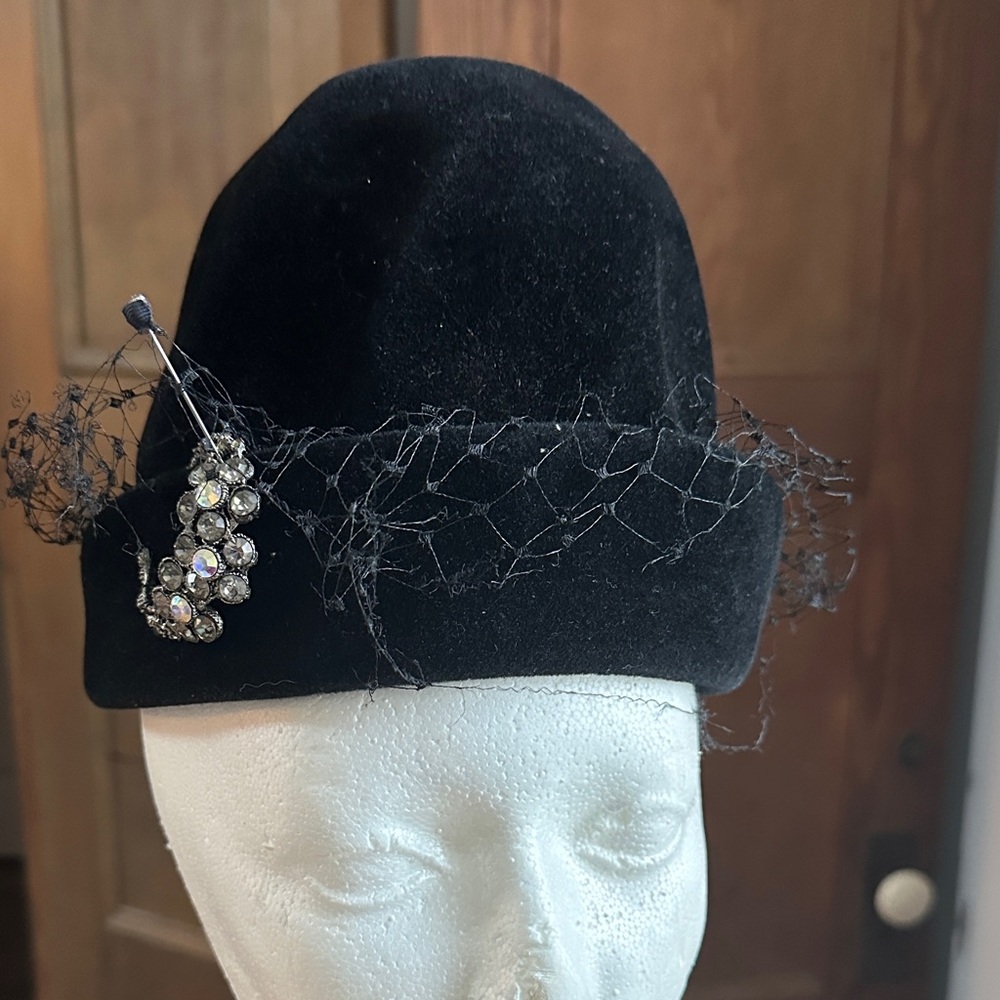 Elegant Vintage Black Velvet Hat with Rhinestone Detail and Hat Pin